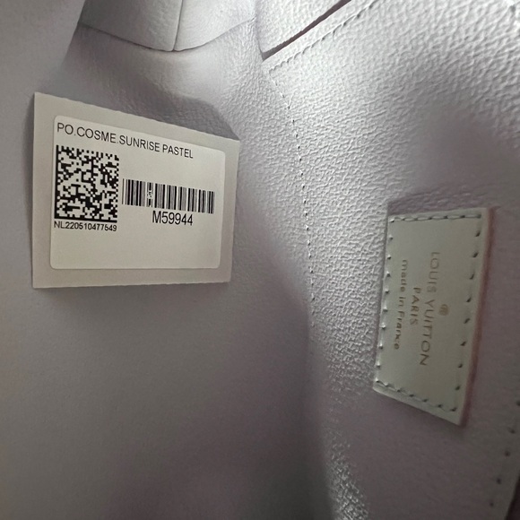 LOUIS VUITTON Pochette Cosmetique Pouch (SUNRISE PASTEL) LIMITED EDITION - Picture 13 of 14